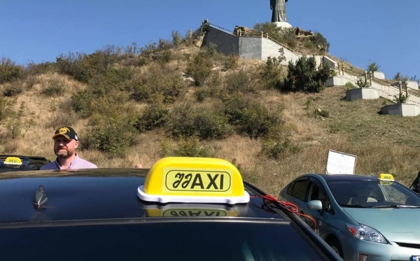 Gruzijski liberali pronašli originalan način kako zaobići besmislene regulacije taksi usluga
