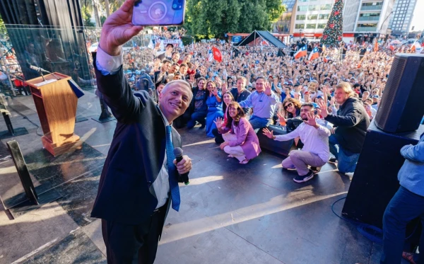 Izbori u Čileu: Konzervativni MAGA nacionalist uvjerljivo pobijedio komunistkinju