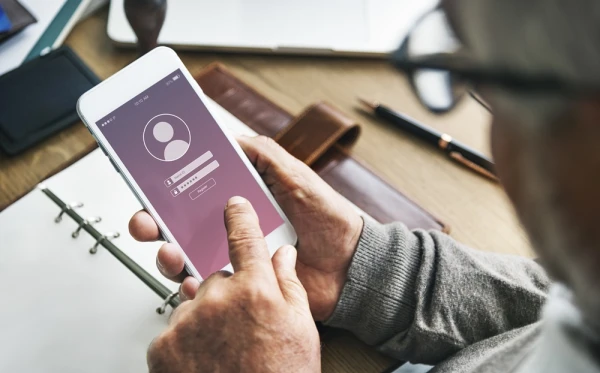 Političari diljem Zapada jako guraju digitalnu osobnu iskaznicu. Što možemo očekivati?