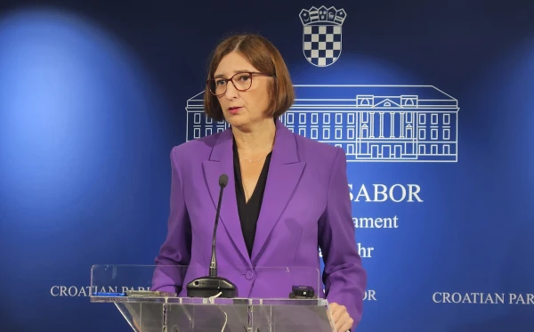 Puljak poklonila Dabri knjigu iz koje ona nije ništa naučila