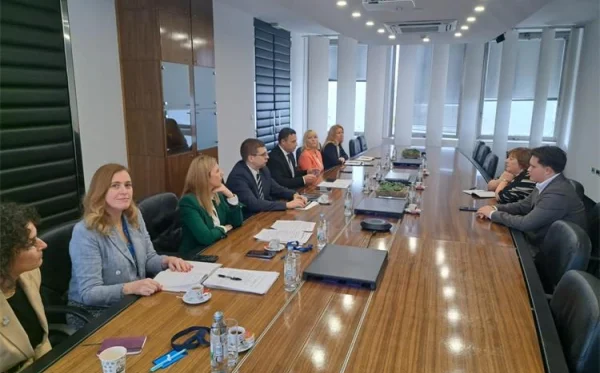 Mladi hvale Vladu. Mladi iz HDZ-a